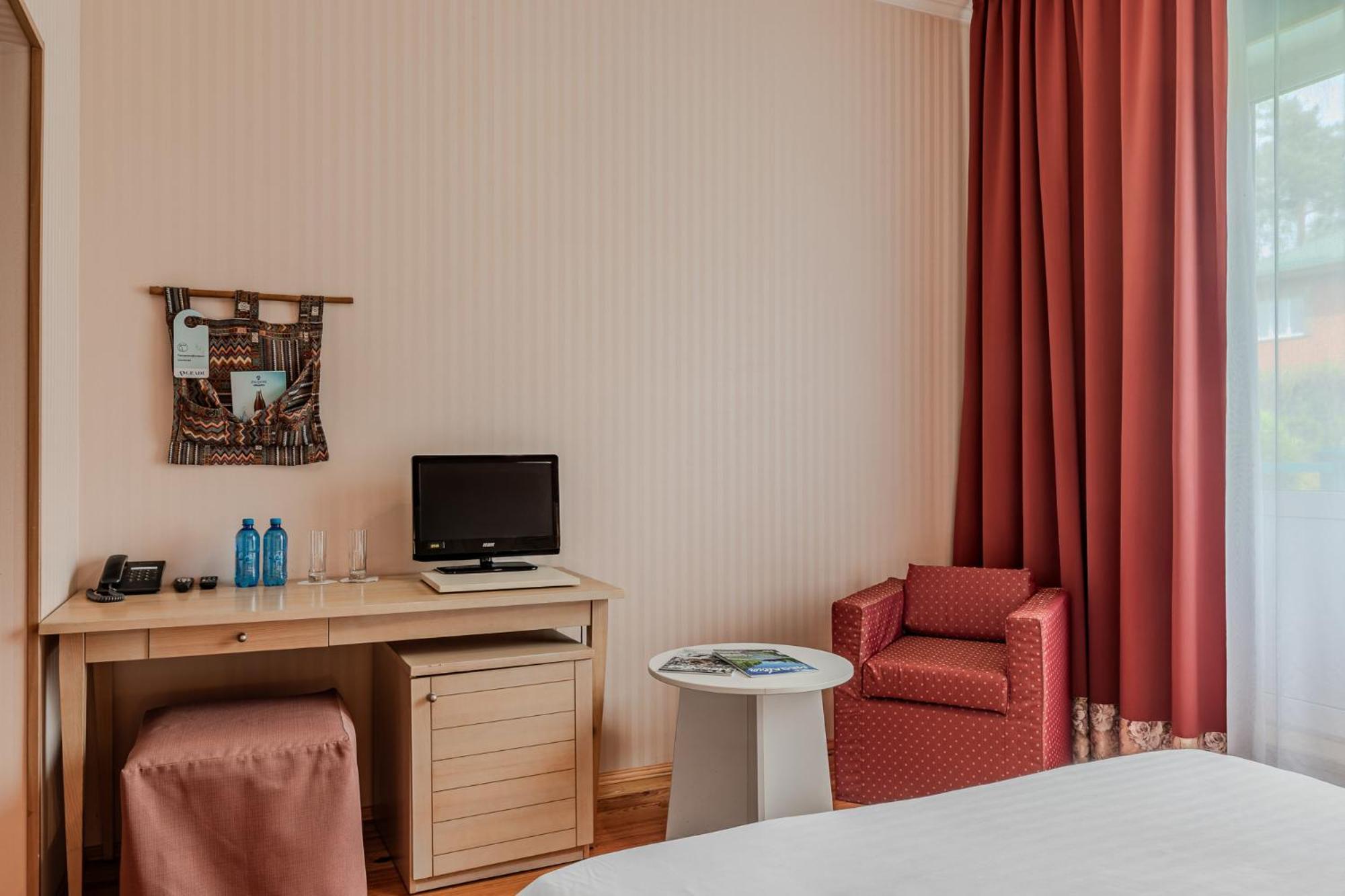 Seasons Spa Boutique Hotel Kozyn Habitación foto