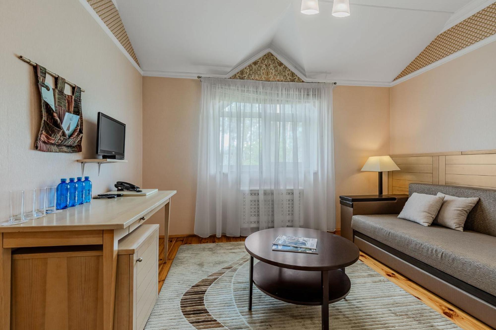 Seasons Spa Boutique Hotel Kozyn Habitación foto